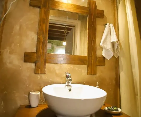 Moon Lygia (Lefkada)