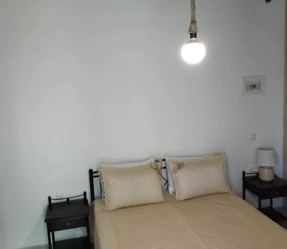 Moon Lygia (Lefkada)